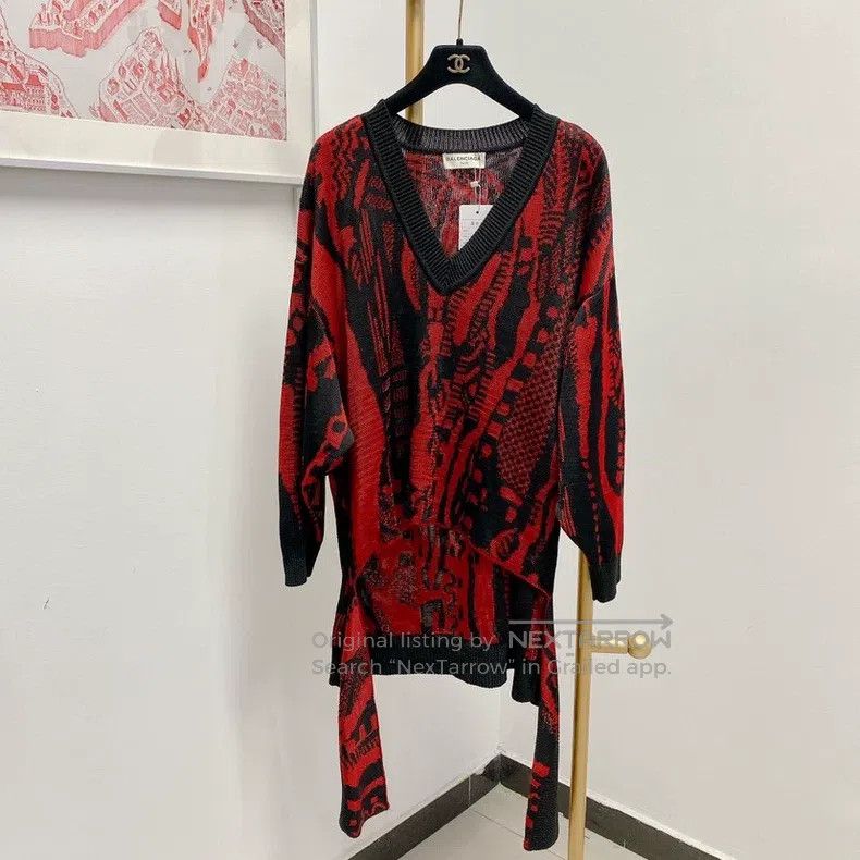 Balenciaga Balenciaga Asymmetrical Knit Top Size XXS / US 00 / IT 34 - 1 Thumbnail