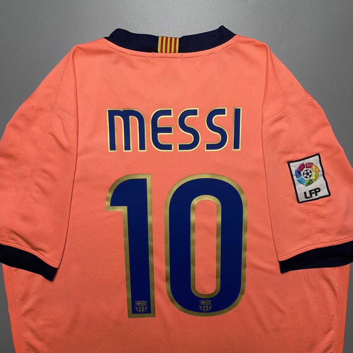 Nike BARCELONA NIKE 2009/2010 FOOTBALL AWAY JERSEY #10 MESSI Size US L / EU 52-54 / 3 - 12 Thumbnail