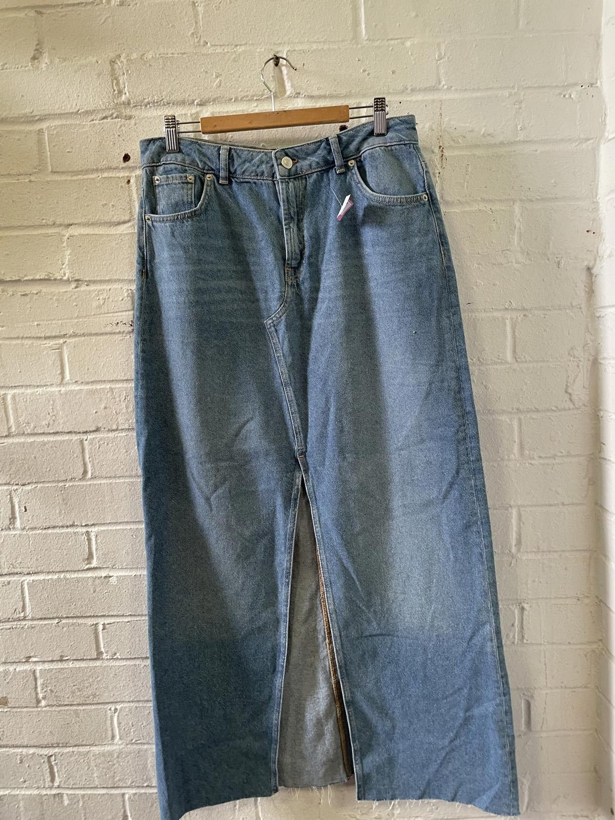 Unknown London Women's Denim Skirt with Front Slit Size 30" / US 8 / IT 44 - 1 Thumbnail