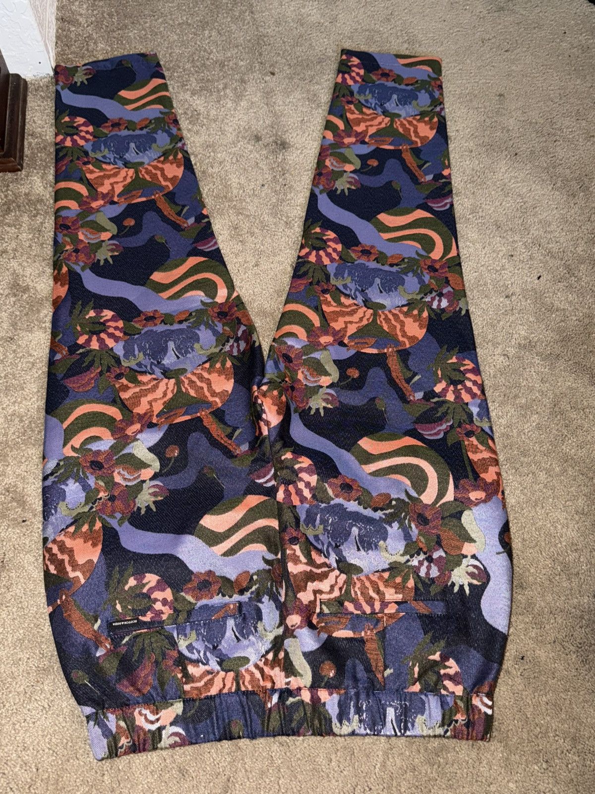 Scotch & Soda Scotch & Soda Amsterdam Abstract Floral Woven Joggers Size S Size US 30 / EU 46 - 2 Thumbnail