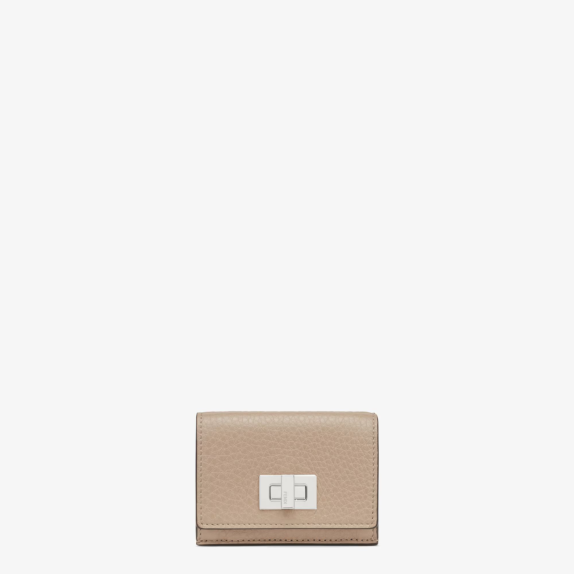 Fendi o1loc1c0824 Size: OS / Coin Purse in Beige Size ONE SIZE - 1 Thumbnail