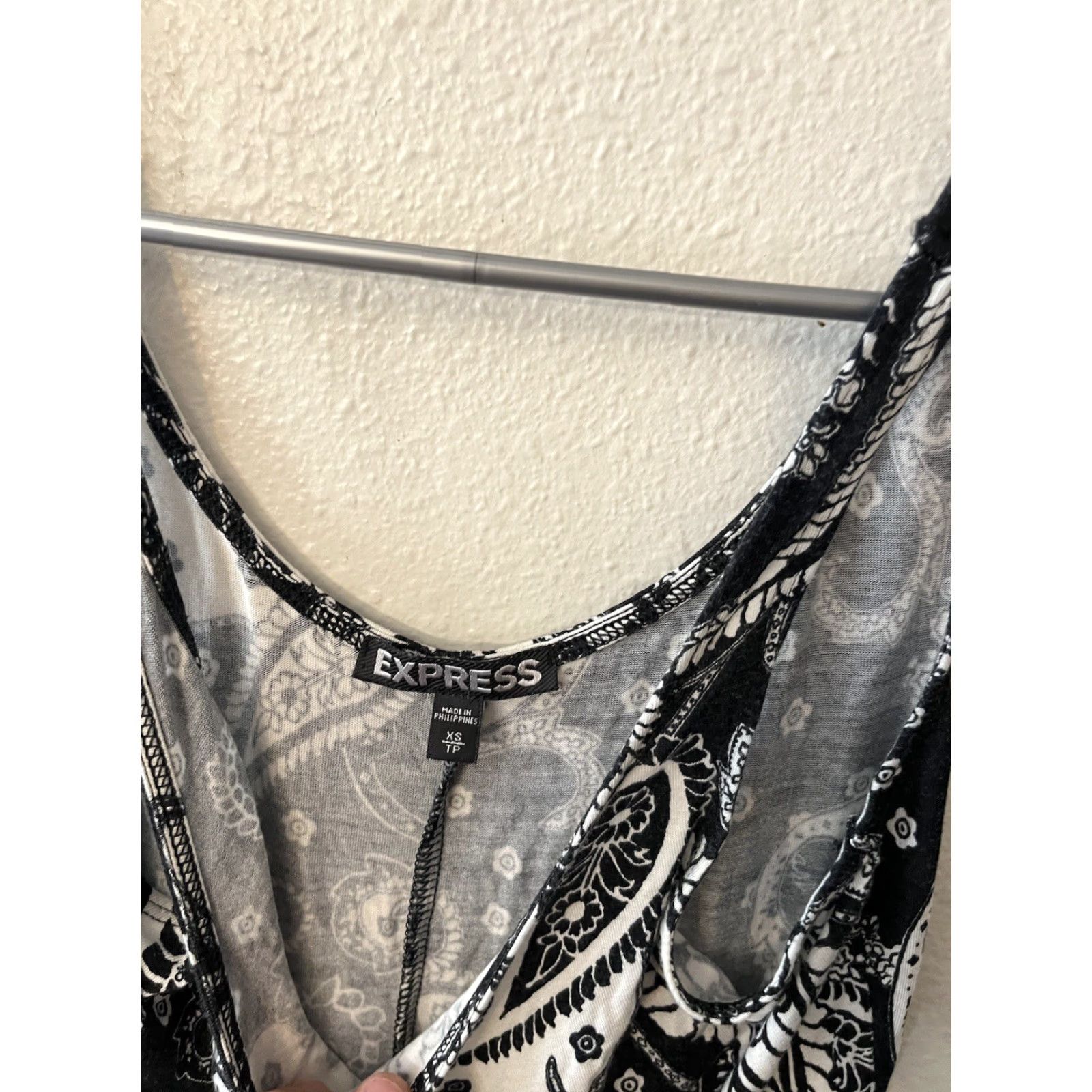 Express Express dress, XS halter, Black & White, Short, Sleeveless, Pullover, Casual, Women, XS, Express, Colorful, Spring, Summer, 90s? Size XS / US 0-2 / IT 36-38 - 3 Thumbnail