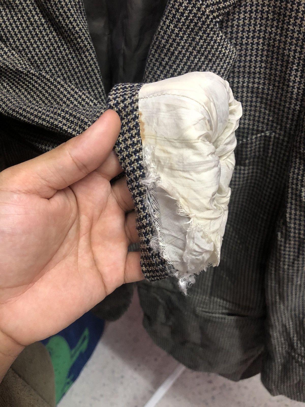 Burberry Vtg Burberry Tweed Wool Checked Single Breasted Blazer Size US M / EU 48-50 / 2 - 21 Thumbnail