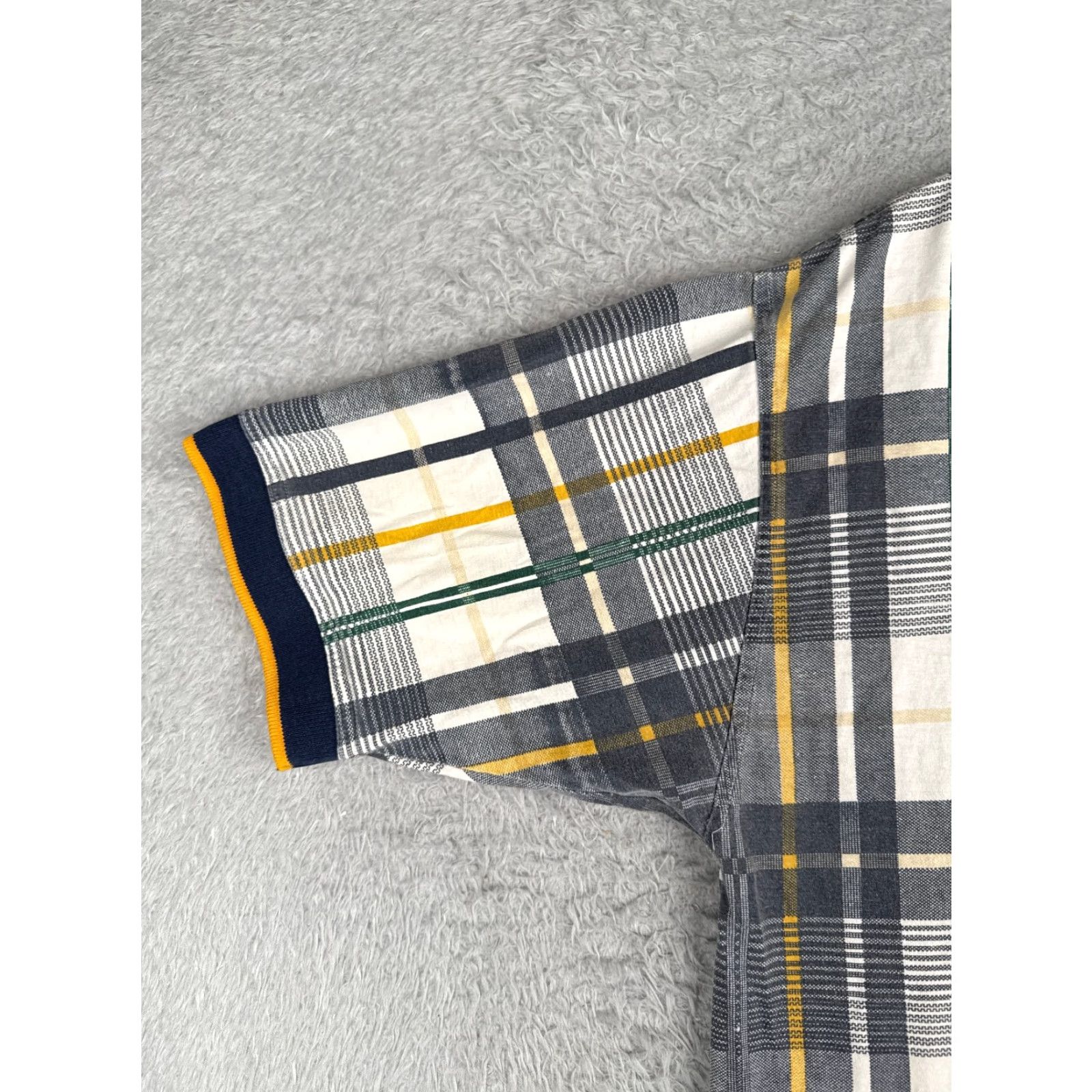 Vintage VINTAGE Colowear America Polo Shirt Men L White Yellow Black Plaid Cotton Shirt Polo Colowear America Men L White Plaid Cotton Size US L / EU 52-54 / 3 - 3 Thumbnail