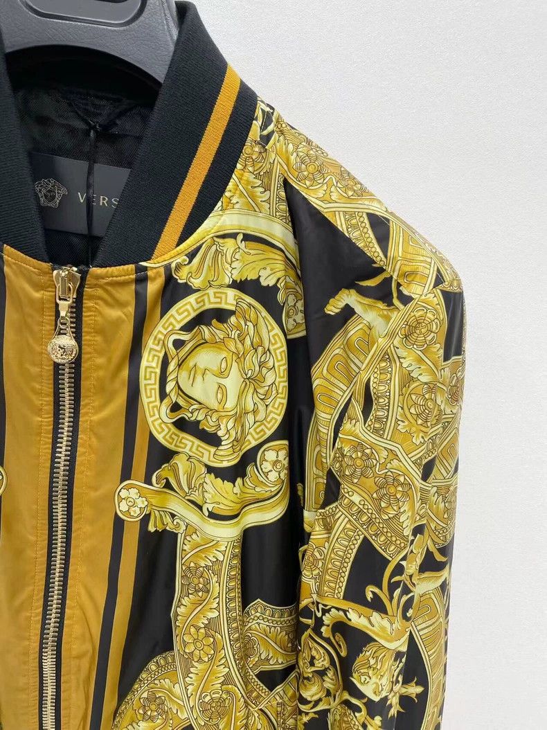 Versace Versace Black gold medusa baroque jacket coat Size US S / EU 44-46 / 1 - 3 Thumbnail
