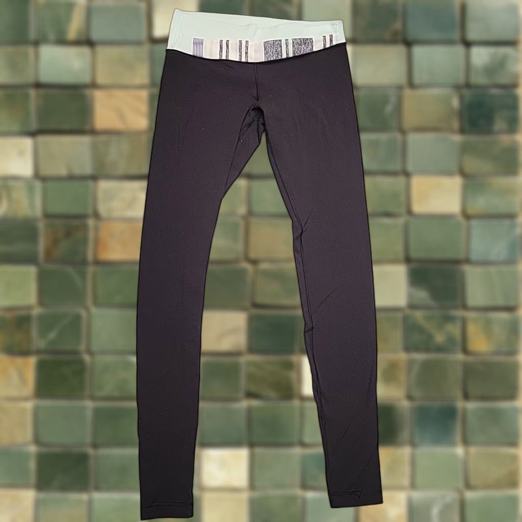 Lululemon VINTAGE Lululemon Pants Womens 6 Black Legging Yoga Athleisure Performance Stretch Size 28" / US 6 / IT 42 - 1 Thumbnail
