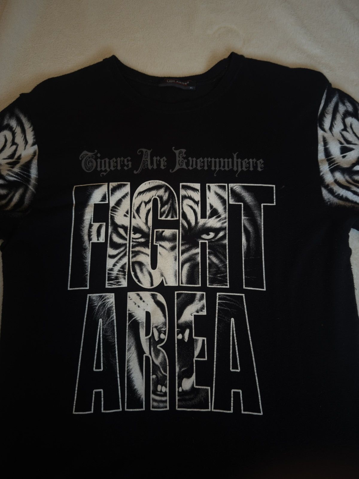 Other Black T-shirt with design Size US L / EU 52-54 / 3 - 4 Thumbnail
