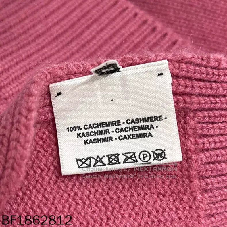 Hermes Hermes Pink V-Neck Keyhole Sweater Size S / US 4 / IT 40 - 4 Thumbnail