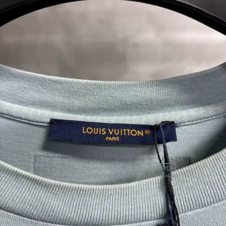 Louis Vuitton Louis Vuitton Blue tool graphic embroidered short sleeve T Size US L / EU 52-54 / 3 - 2 Thumbnail