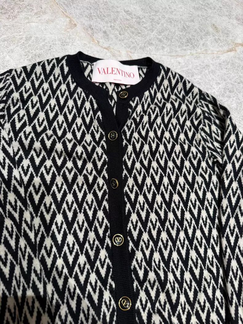 Versace Versace Cardigan cardigan jacket logo jacquard Size S / US 4 / IT 40 - 3 Thumbnail