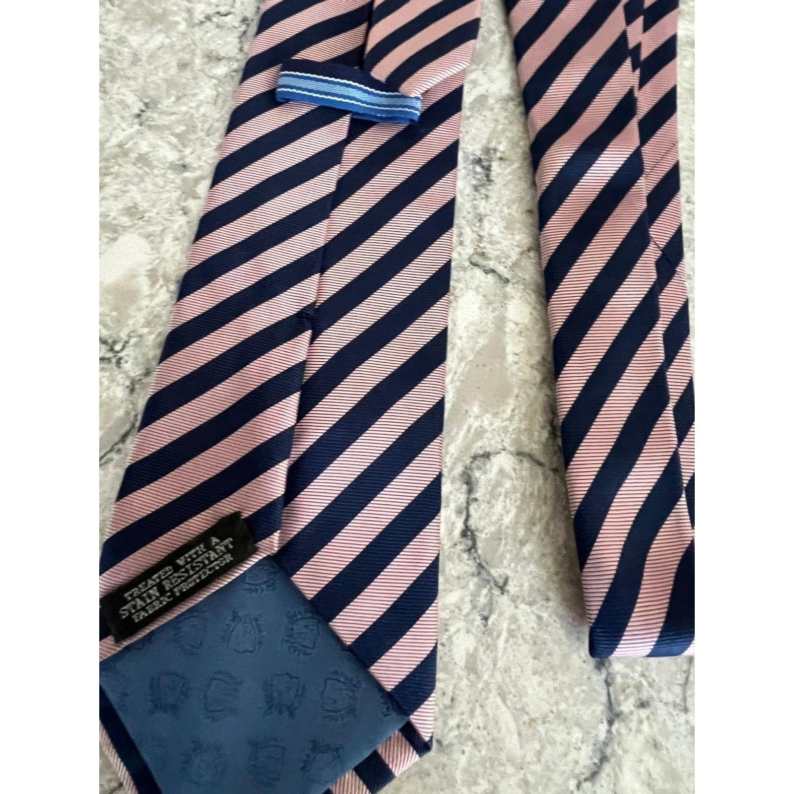 Van Heusen Van Heusen 100% Silk Men's Neck Tie Pink w Navy Blue Stripes Size ONE SIZE - 4 Thumbnail
