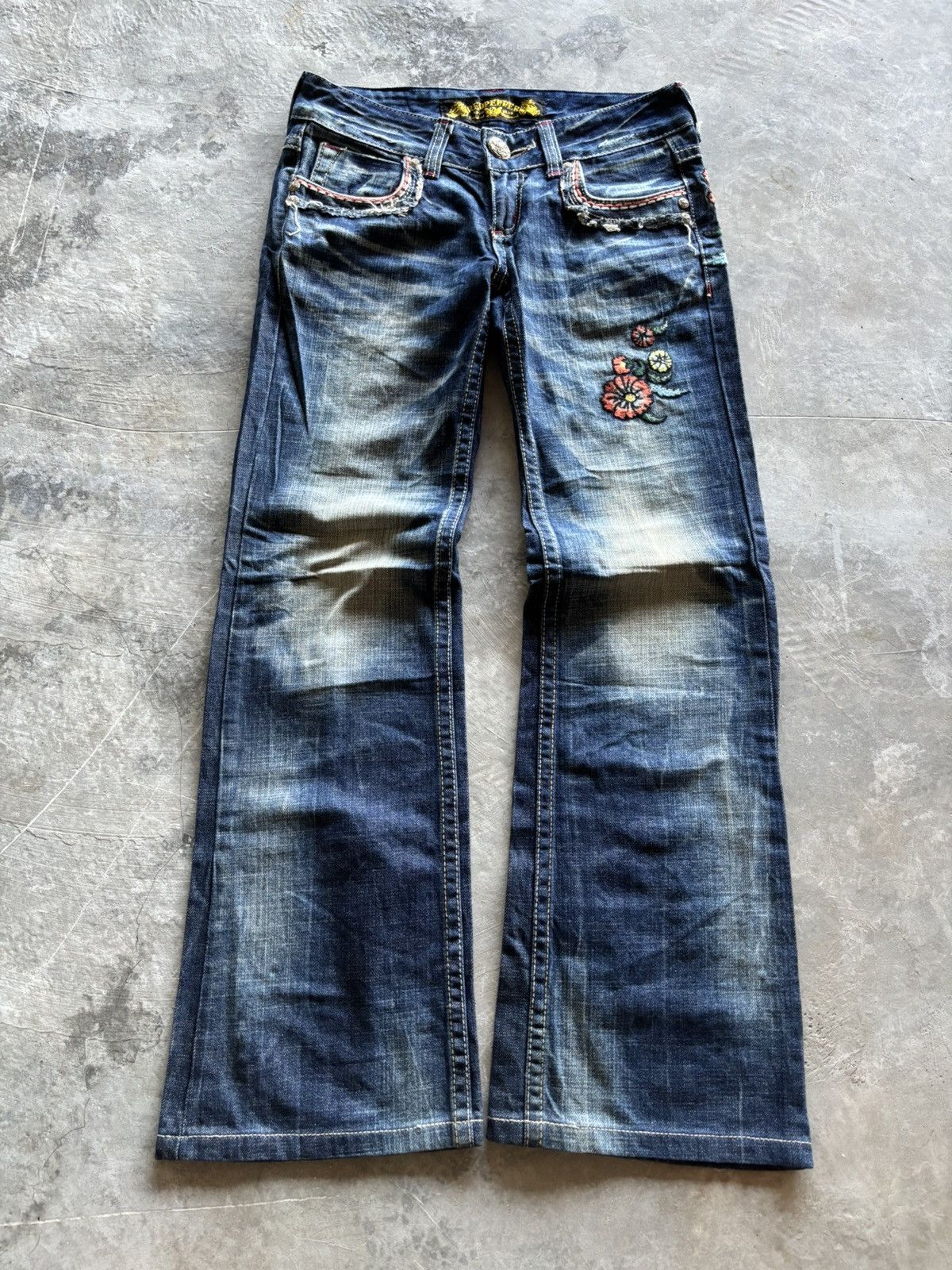 Hysteric Glamour RED PEPPER flare japanese denim floral patches low rise Size US 27 - 1 Thumbnail