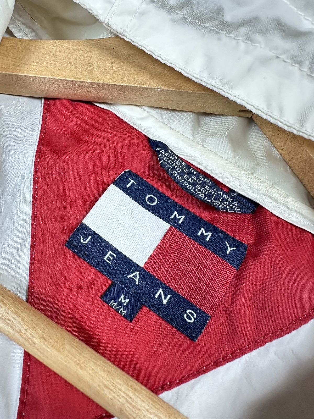 Tommy Hilfiger Vintage Tommy Hilfiger Jeans Logo Nylon Windbreaker Jacket Size US M / EU 48-50 / 2 - 9 Thumbnail