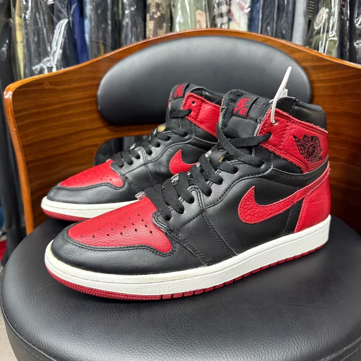 Nike Nike AJ1 Black Lowtop Sneakers 9.5 Men Size US 9.5 / EU 42-43 - 1 Thumbnail
