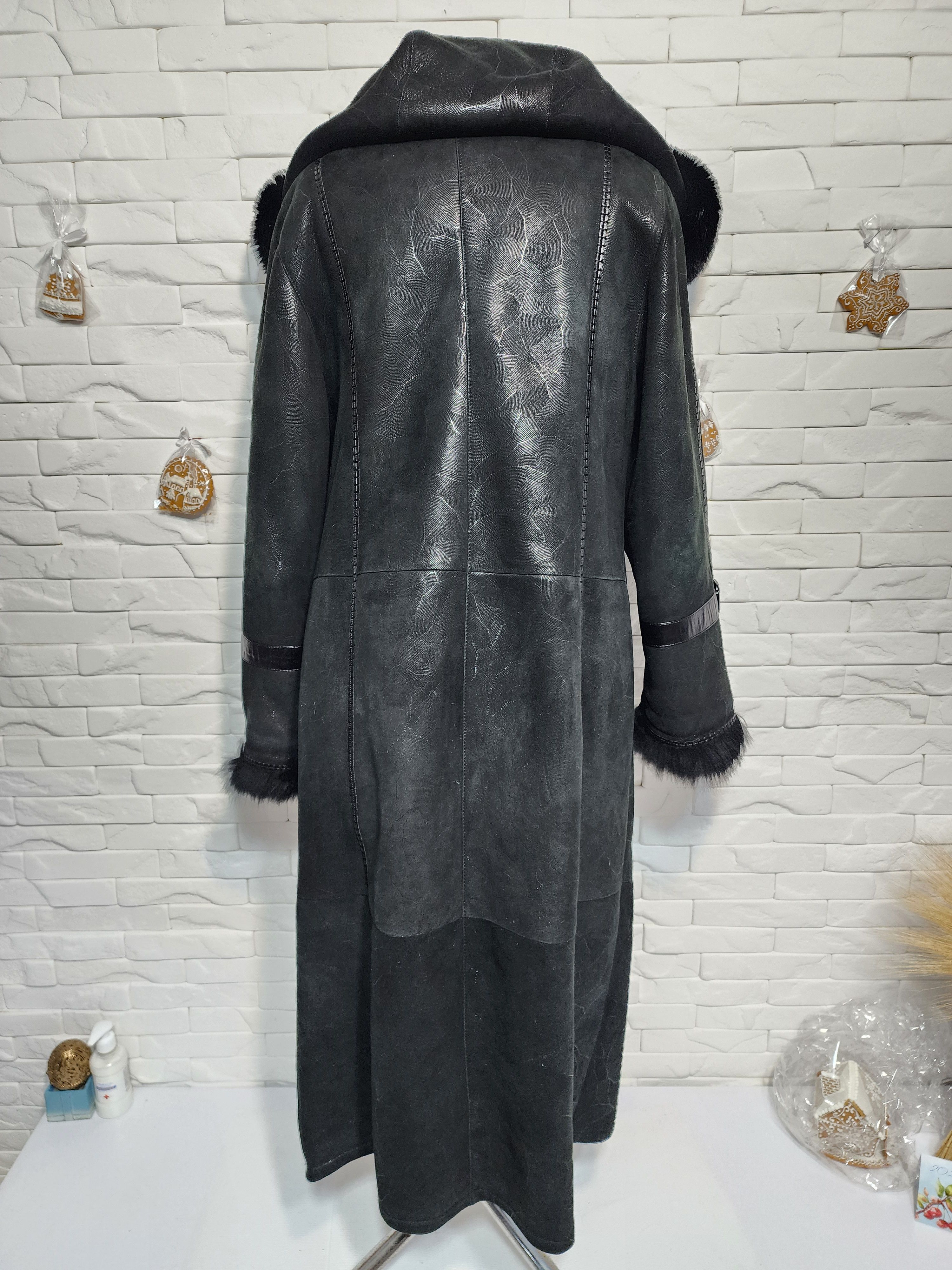 Furla Black Sheepskin Coat: Women's Genuine Fur Trim, Warm Hood Size 3XL / US 20-22 - 4 Thumbnail
