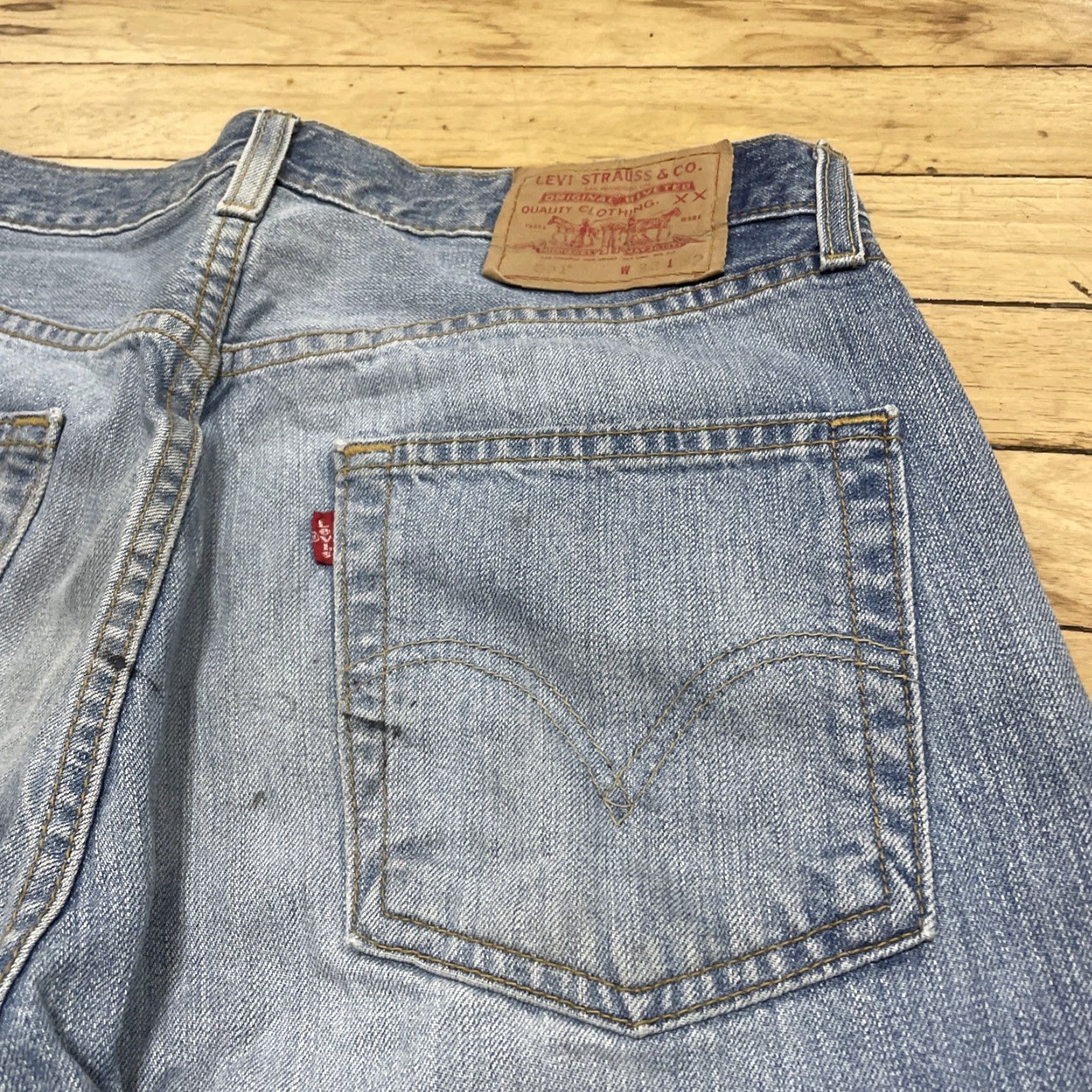 Levi's VINTAGE Levi's 501xx Jeans Men 32 Streetwear Paint Grunge Rivet Blue 30x32 Jeans Mens Blue 501xx Y2K Streetwear Distressed Button Fly Size US 32 / EU 48 - 6 Thumbnail