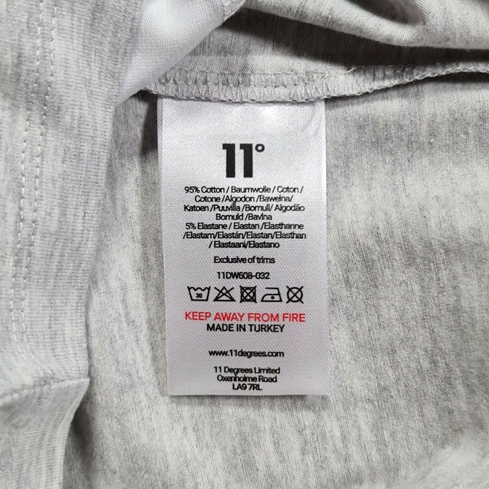 Vintage 11 Degrees Womens T Shirt Cropped Crew Neck Long Sleeve Black Logo UK8 EUR36 Slim Cotton Elastane Jersey Casual Ladies XS-8 Womens Size M / US 6-8 / IT 42-44 - 8 Thumbnail