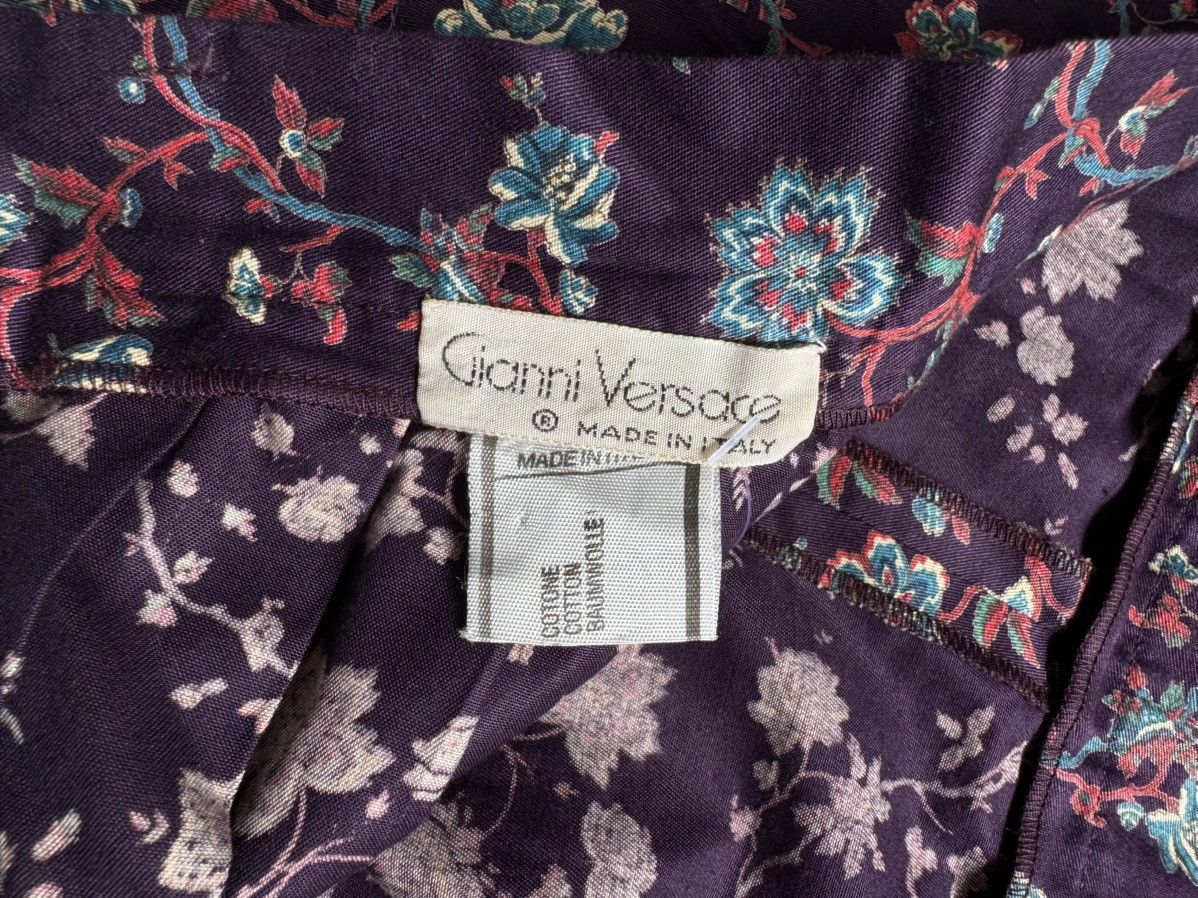 Versace Gianni Versace Vintage Floral Pleated Shorts Woman’s Size 25" / US 0 / IT 36 - 5 Thumbnail