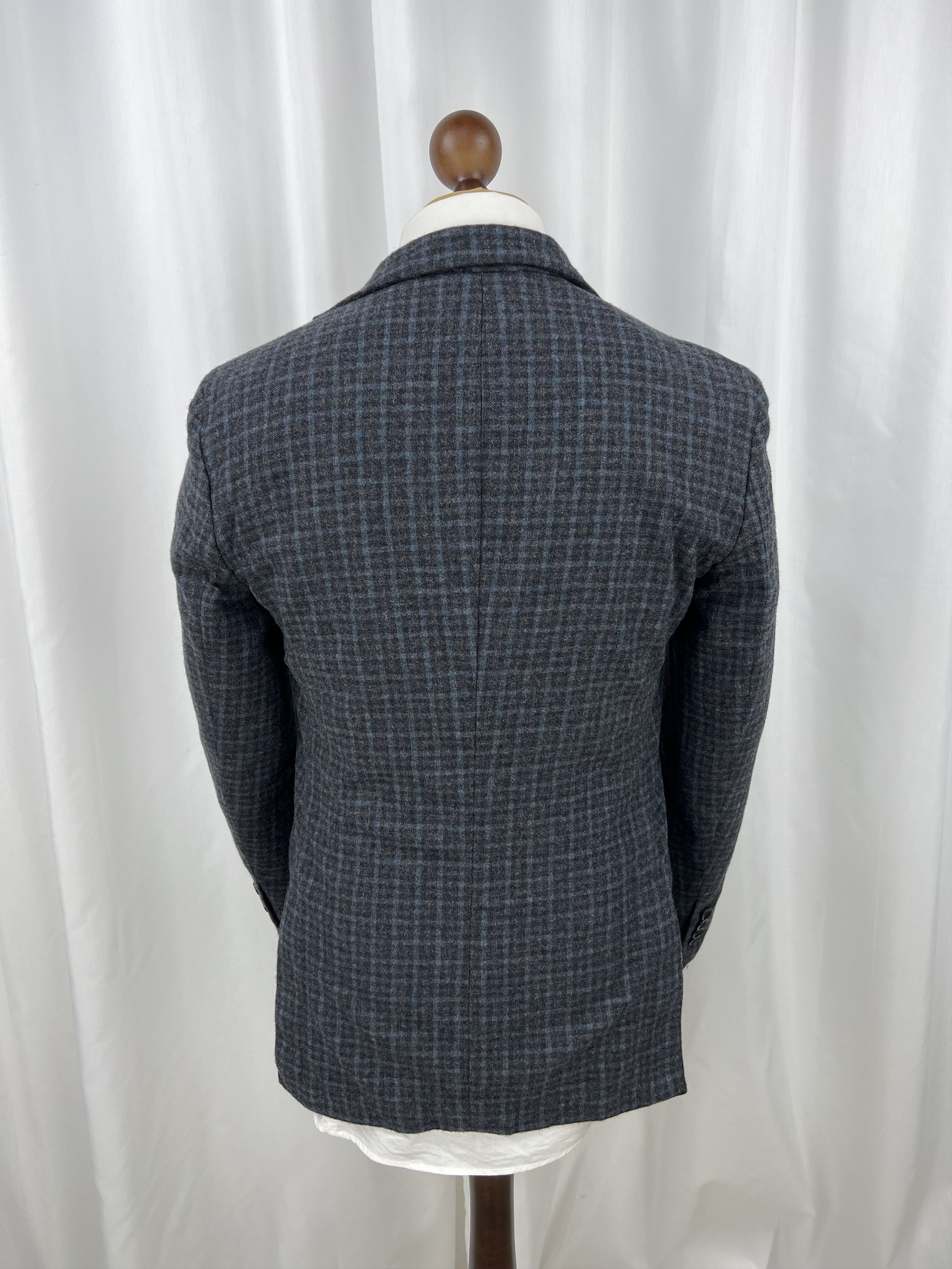 Charles Tyrwhitt Soft Italian Wool\Cashmere Slim Check Sport Coat Size 38R - 3 Thumbnail