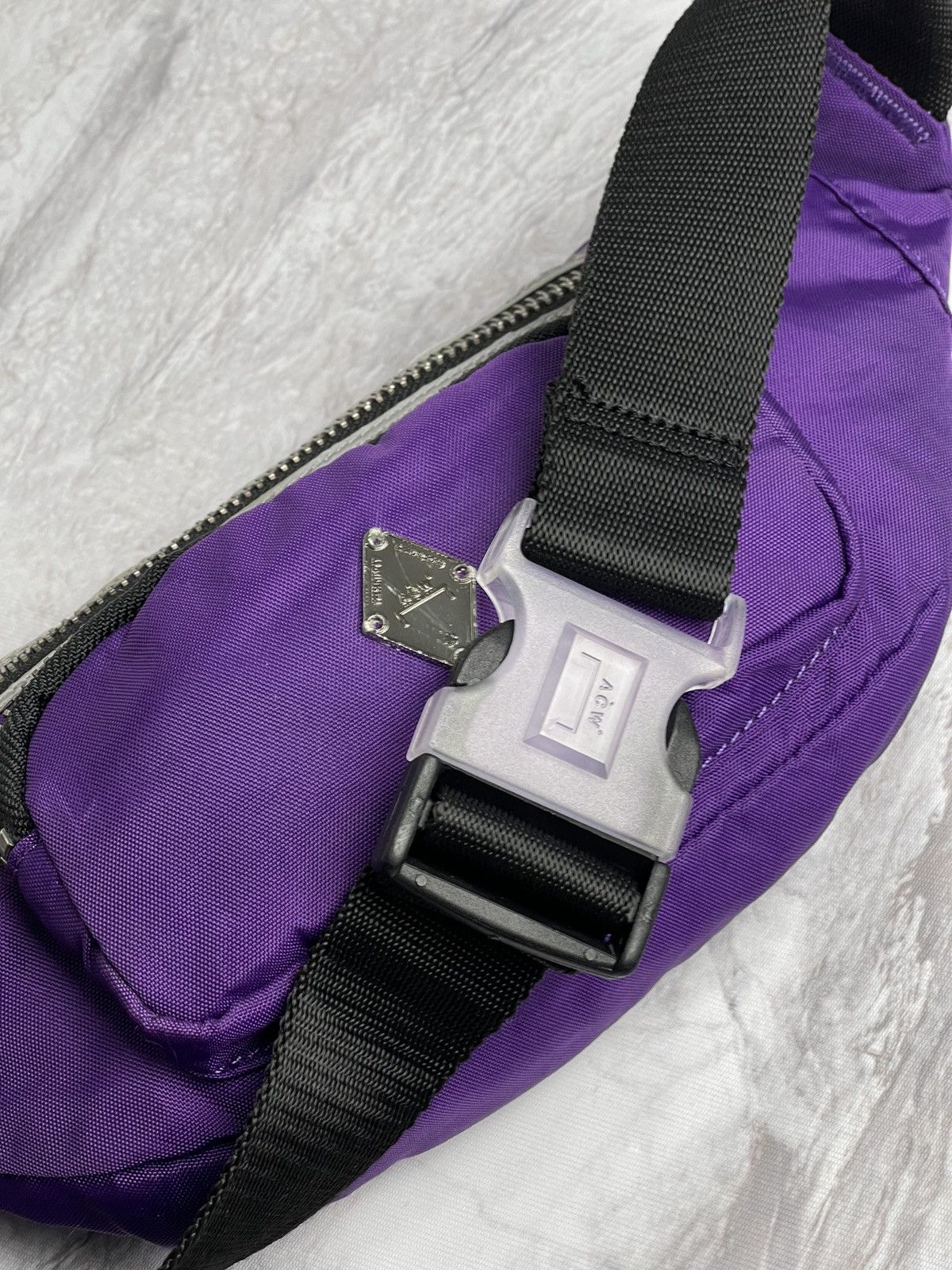 A-COLD-WALL* A-COLD-WALL* Logo Plaque Purple Crossbody Bag Size ONE SIZE - 11 Thumbnail