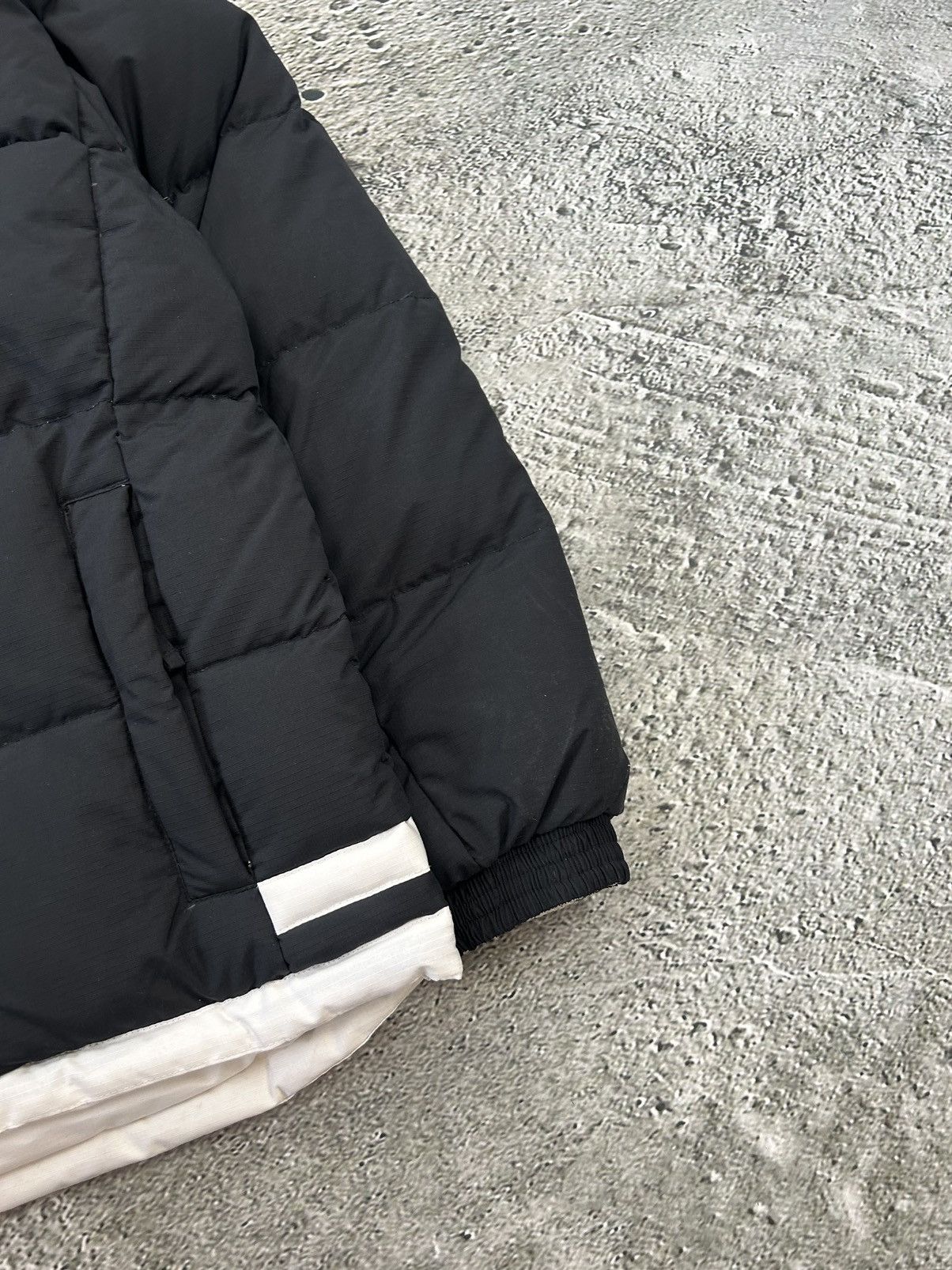 Nike × Vintage Nike black puffer jacket big logo reversible vintage 90s Size US S / EU 44-46 / 1 - 6 Thumbnail