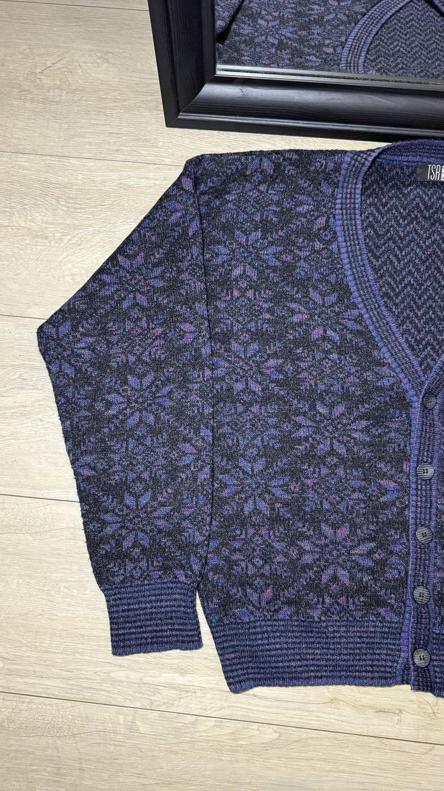 Other Vintage 1990s Snowflake All Over Print Dark Knitwear Cardiga Size US XL / EU 56 / 4 - 2 Thumbnail