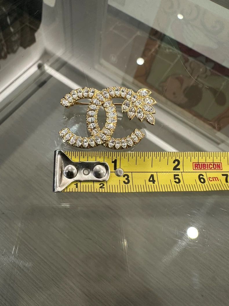 Chanel Chanel Gold CC Wheat Crystal Brooch 4cm Size ONE SIZE - 8 Thumbnail