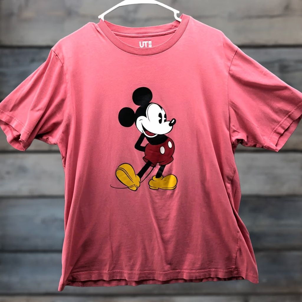 Uniqlo VINTAGE Uniqlo UT Disney Mickey Mouse T Shirt Mens L Pink Short Sleeve Crewneck Cotton Size US L / EU 52-54 / 3 - 1 Thumbnail