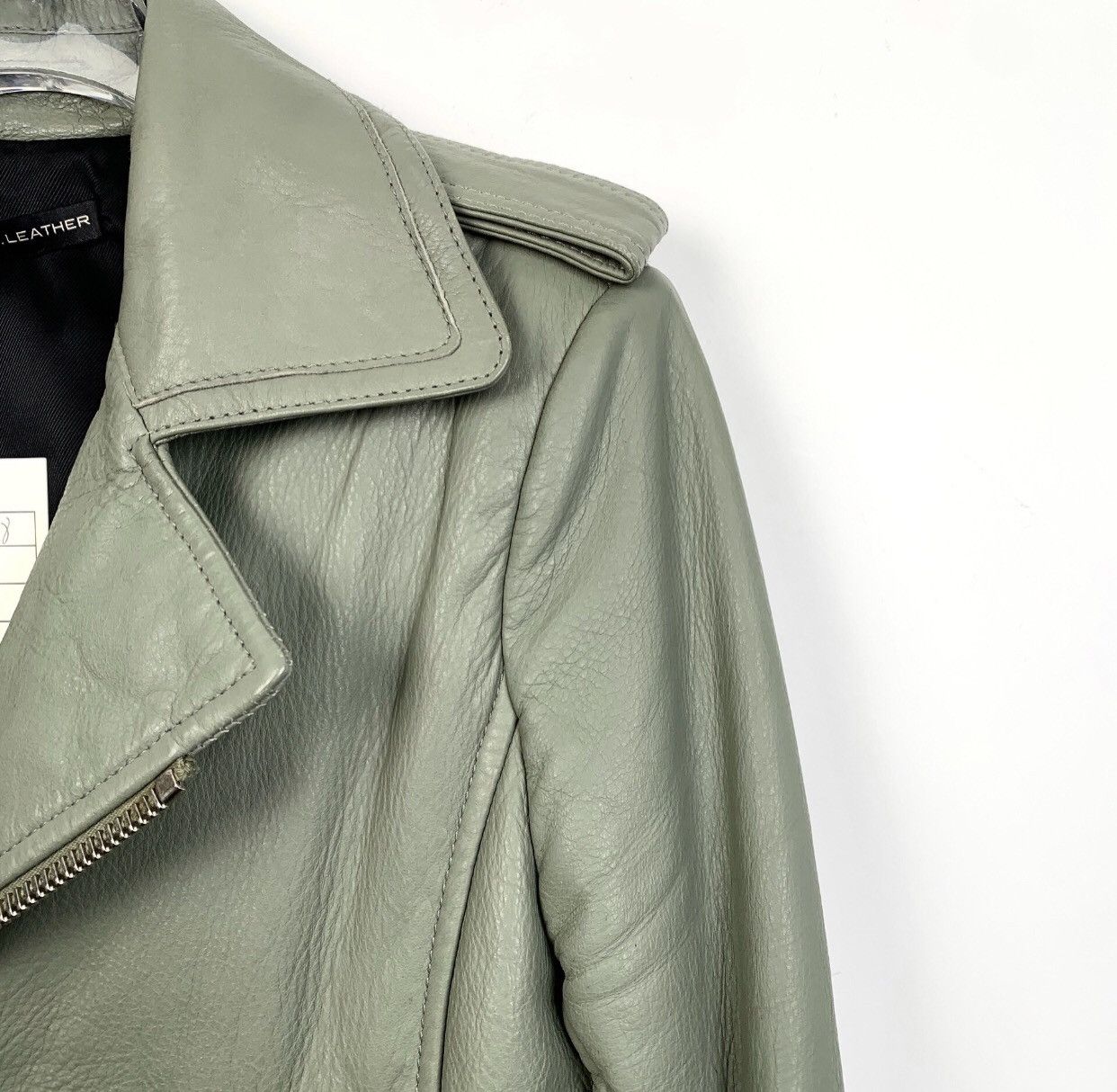 Balenciaga Balenciaga light green leather, lapel jacket, zipper jacket Size US M / EU 48-50 / 2 - 3 Thumbnail
