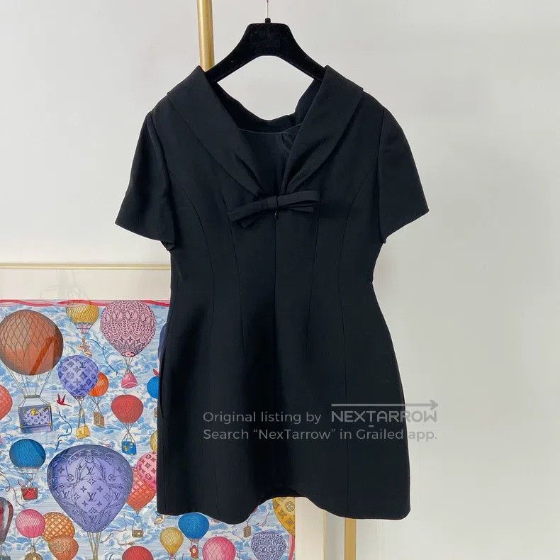 Valentino Valentino Black waist dress Size M / US 6-8 / IT 42-44 - 2 Thumbnail