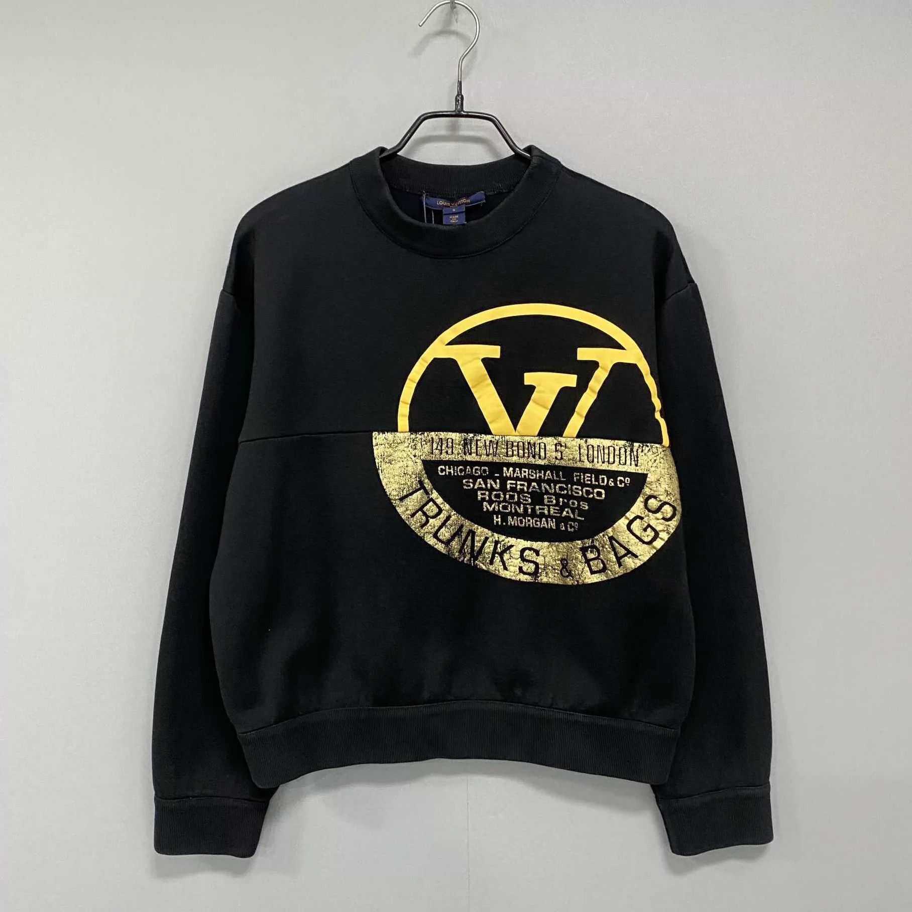 Louis Vuitton LV black gold lettering sweatshirt size S Size US S / EU 44-46 / 1 - 1 Thumbnail