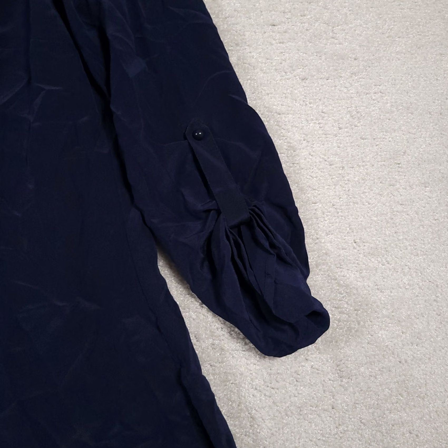 White House Black Market VINTAGE White House Black Market Tunic Womens 2 Navy Blue Silk Embellished V-Neck Blouse Top Size XS / US 0-2 / IT 36-38 - 5 Thumbnail