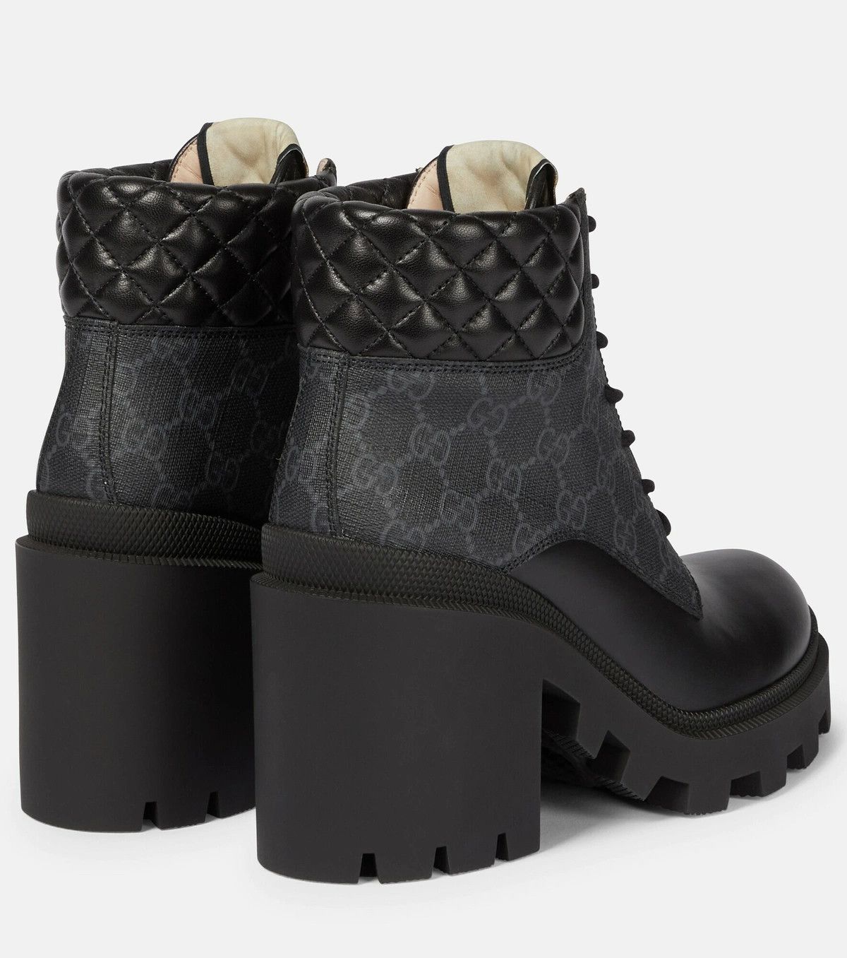 oc11z1025 Leather Bootie in Black