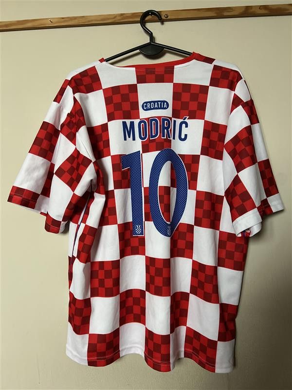Other Vintage CROATIA #10 MODRIC - XXL - UNIQUE Size US XXL / EU 58 / 5 - 1 Thumbnail