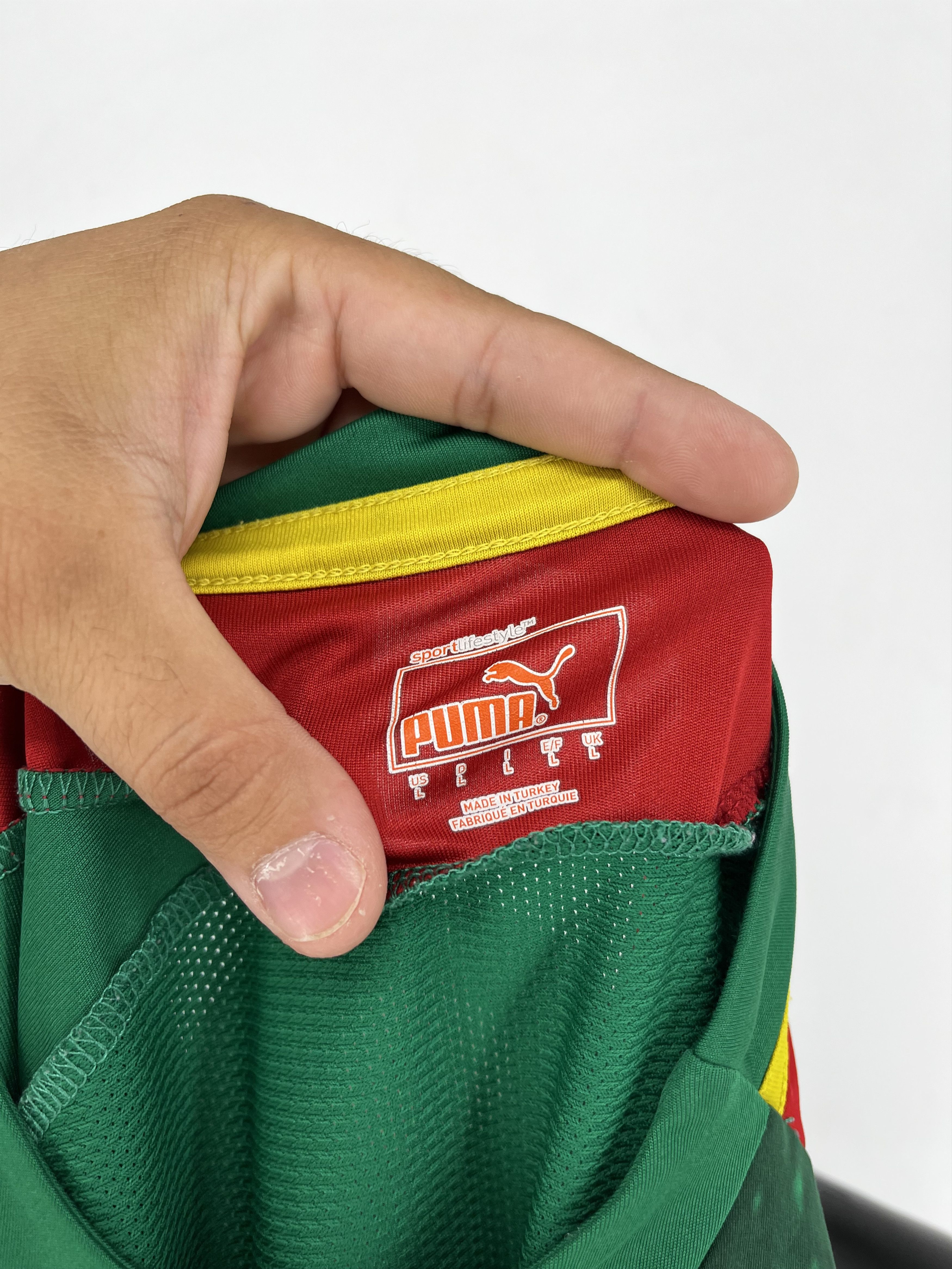 Puma CAMEROON 2012 2013 NATIONAL TEAM HOME FOOTBALL SHIRT SOCCER Size US L / EU 52-54 / 3 - 15 Thumbnail