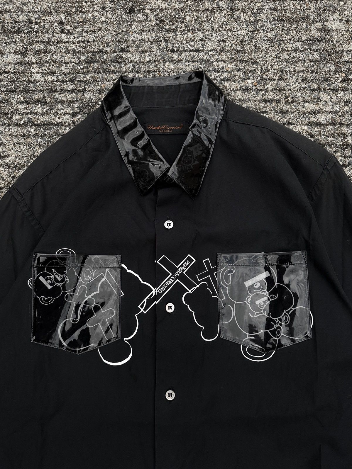 Undercover Undercover AW02 Cross Bear PVC Black Shirt Size US M / EU 48-50 / 2 - 2 Thumbnail