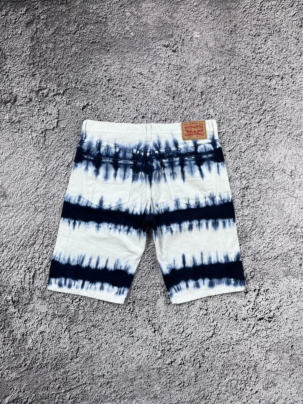 Levi's Vintage Y2K white tab Levi’s 508 Tye die jeans shorts Size US 32 / EU 48 - 6 Thumbnail