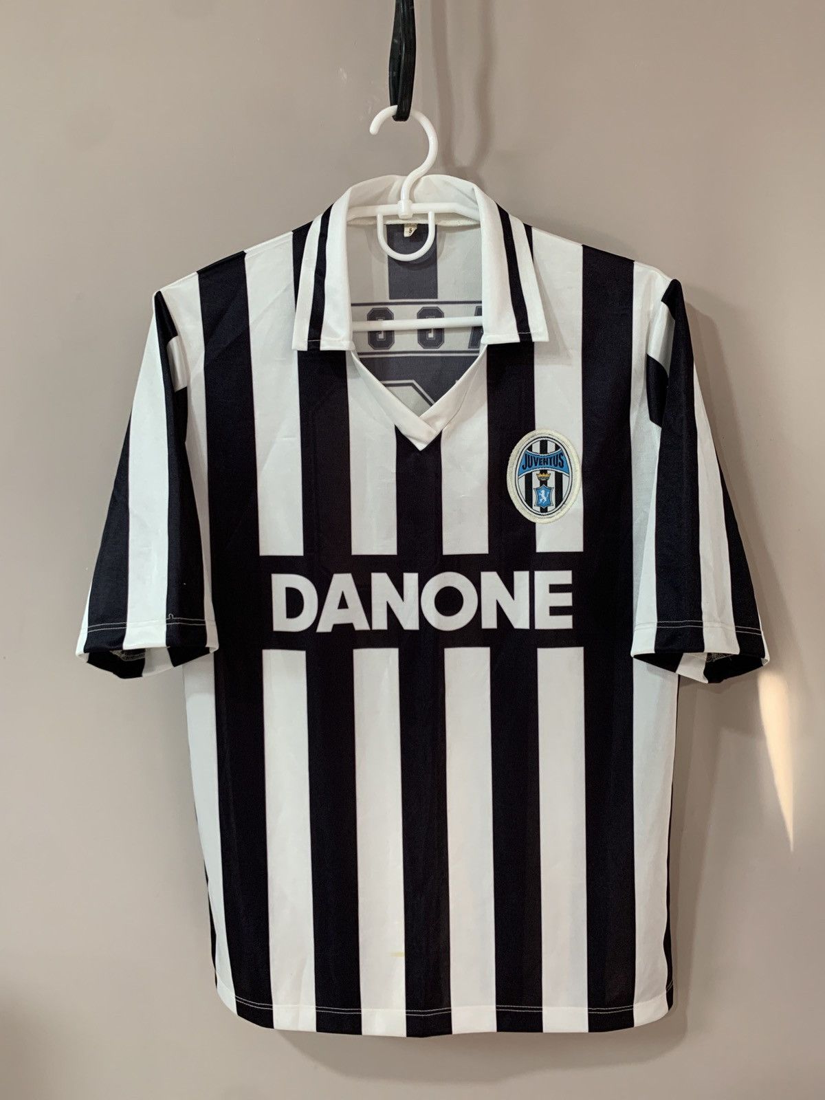 Vintage Juventus Vintage Football Shirt Retro Soccer BAGGIO #10 Size US S / EU 44-46 / 1 - 1 Thumbnail