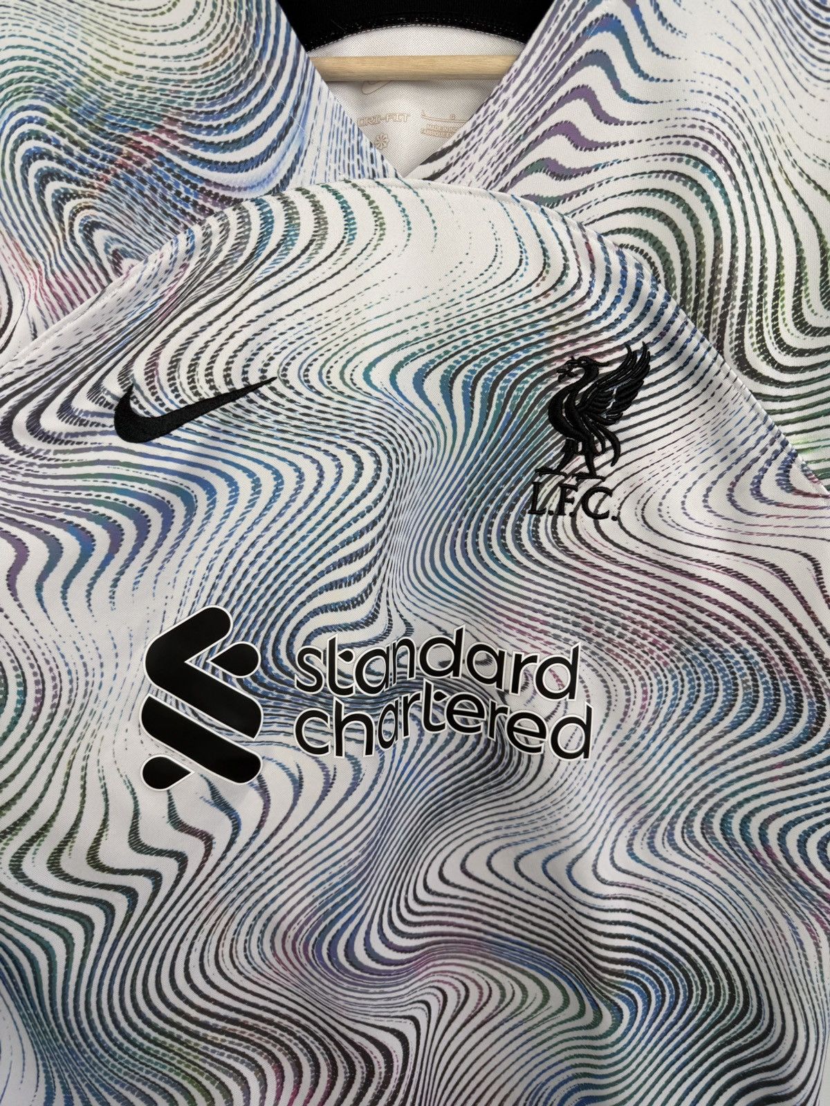 Nike 🏴󠁧󠁢󠁥󠁮󠁧󠁿 22/23 Nike Liverpool LFC Soccer Jersey DRI FIT T-Shirt Y2K Size US L / EU 52-54 / 3 - 4 Thumbnail