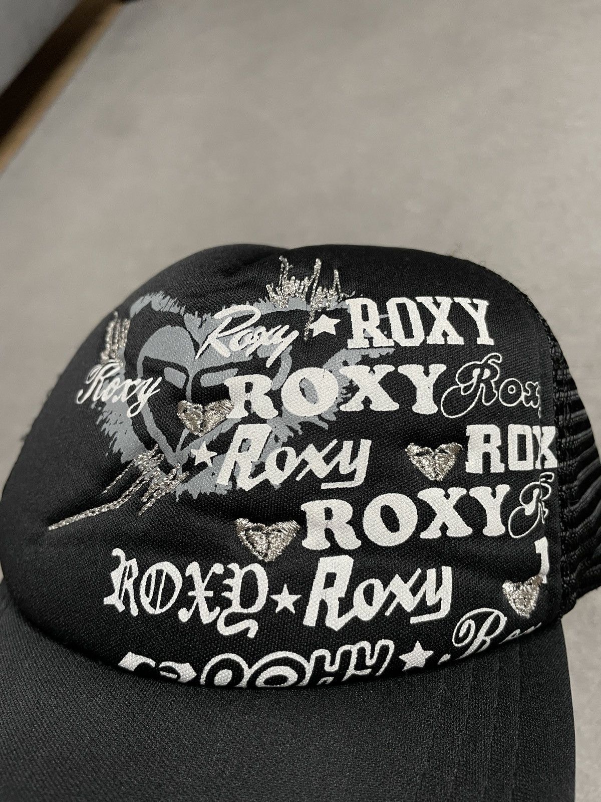 Vintage Vintage Black Trucker Cap Hat Print Roxy Drip Swag Size ONE SIZE - 5 Thumbnail