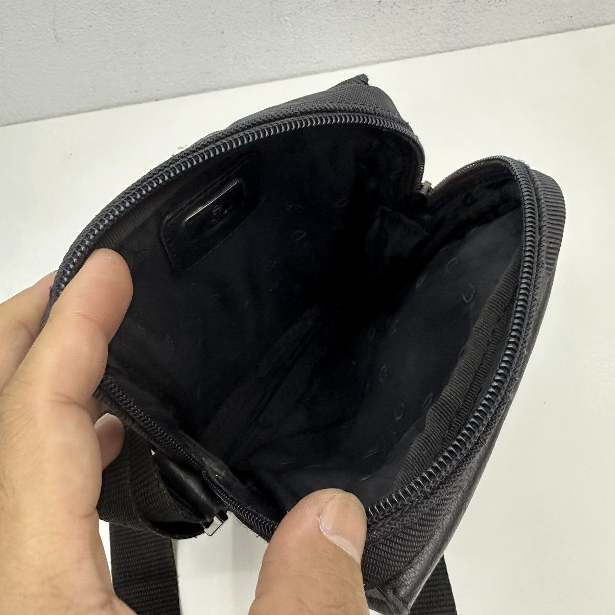 Aigner ‼️YES‼️ AUTHENTIC AIGNER VINTAGE SHOULDER CROSSBODY BAG Size ONE SIZE - 12 Thumbnail