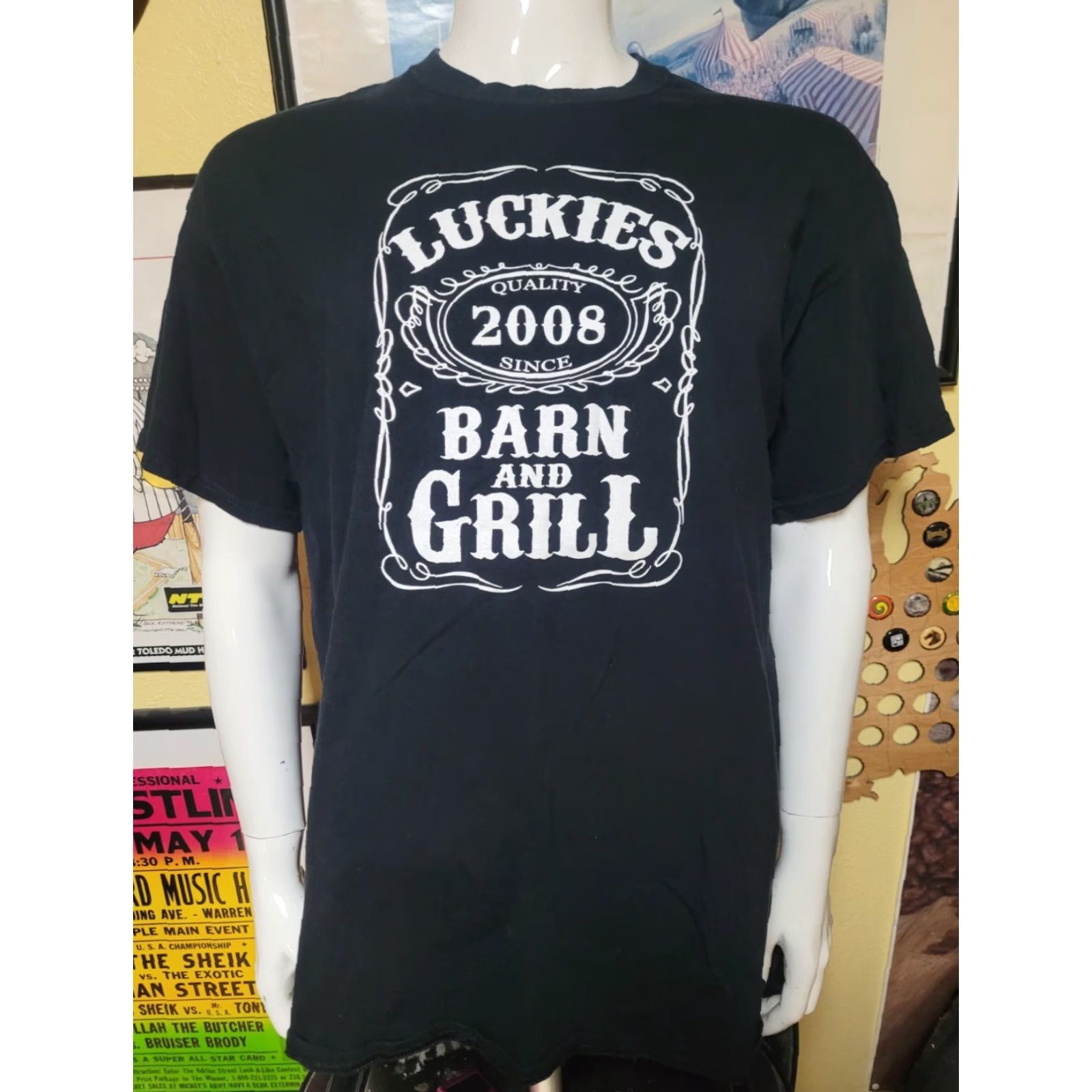 Port & Company Port & Company T-Shirt XL Black Men Crew Neck Short Sleeve Bar Restaurant Luckies Barn & Grill OH Oregon Lime? Size US XL / EU 56 / 4 - 2 Thumbnail