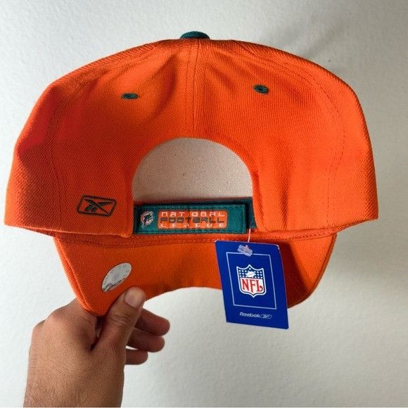 NFL NWT MIAMI DOLPHINS FOOTBALL NFL VINTAGE REEBOK BASEBALL CAP Size ONE SIZE - 4 Thumbnail