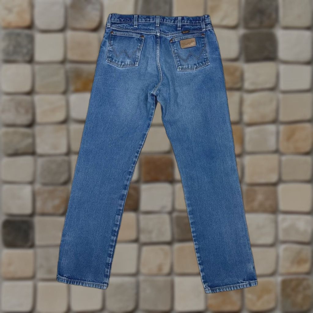 Wrangler Wrangler Jeans Mens 36 Blue Denim Logo Cotton High Rise Straight Leg 34x33 Jeans Size US 36 / EU 52 - 1 Thumbnail
