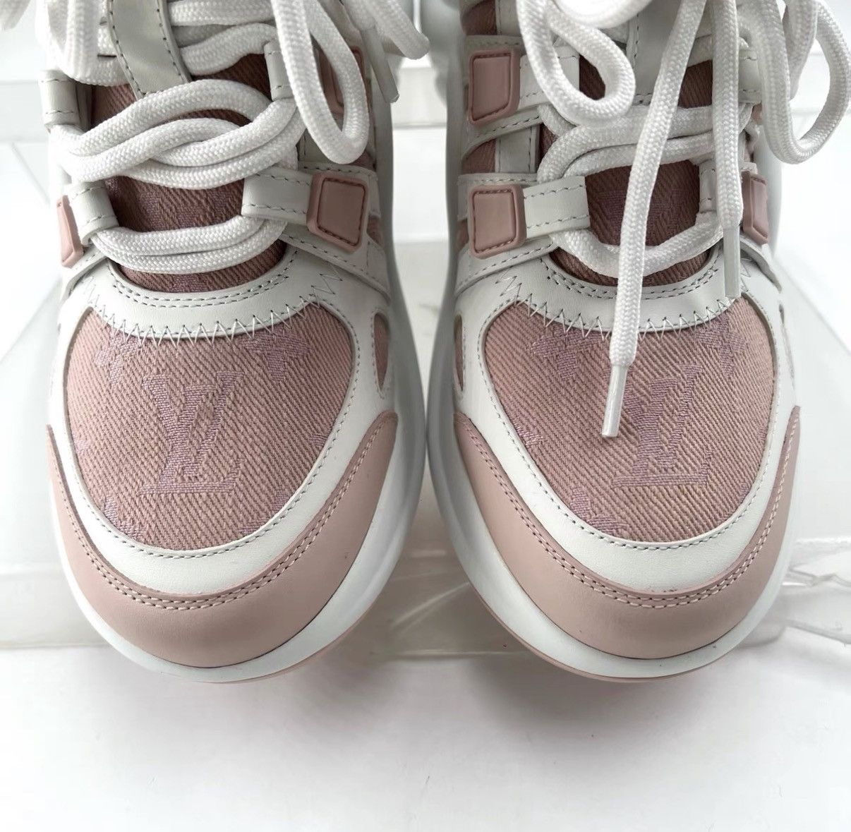 Louis Vuitton Louis Vuitton Pink & White Archlight Sneakers Women's K12 Size US 6 / IT 36 - 7 Thumbnail