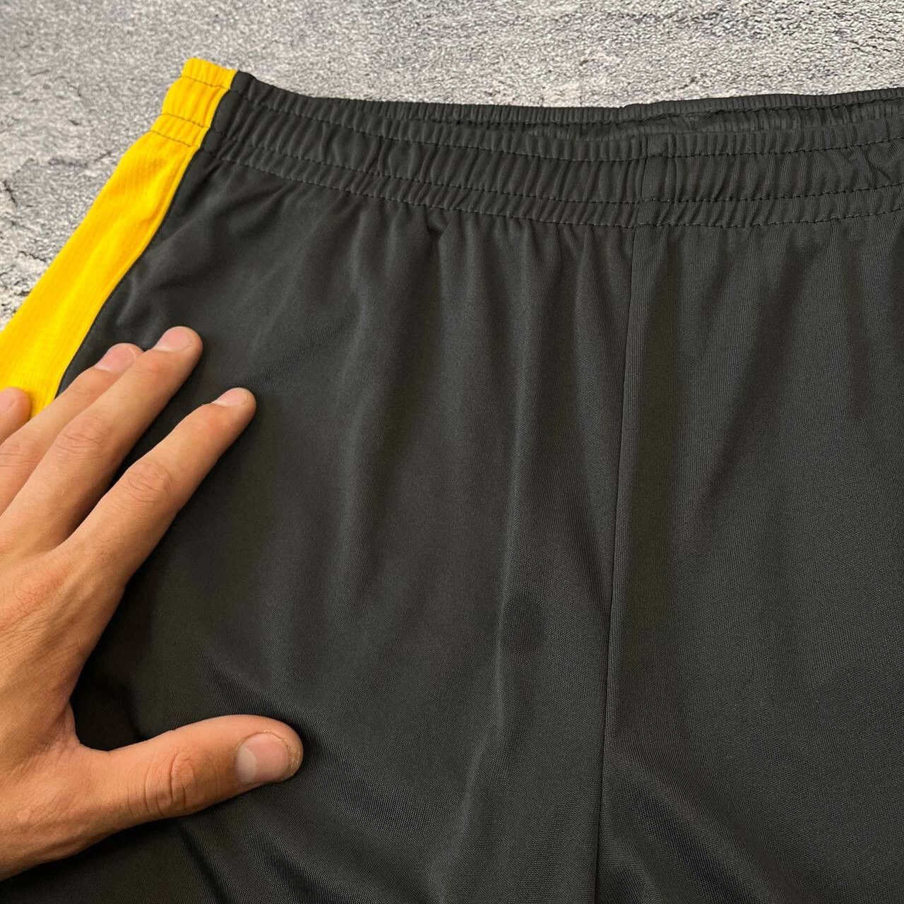 Puma MEN'S PUMA FC ARSENAL LONDON 2016/2017 SHORTS PANTALONES Size US 33 - 8 Thumbnail
