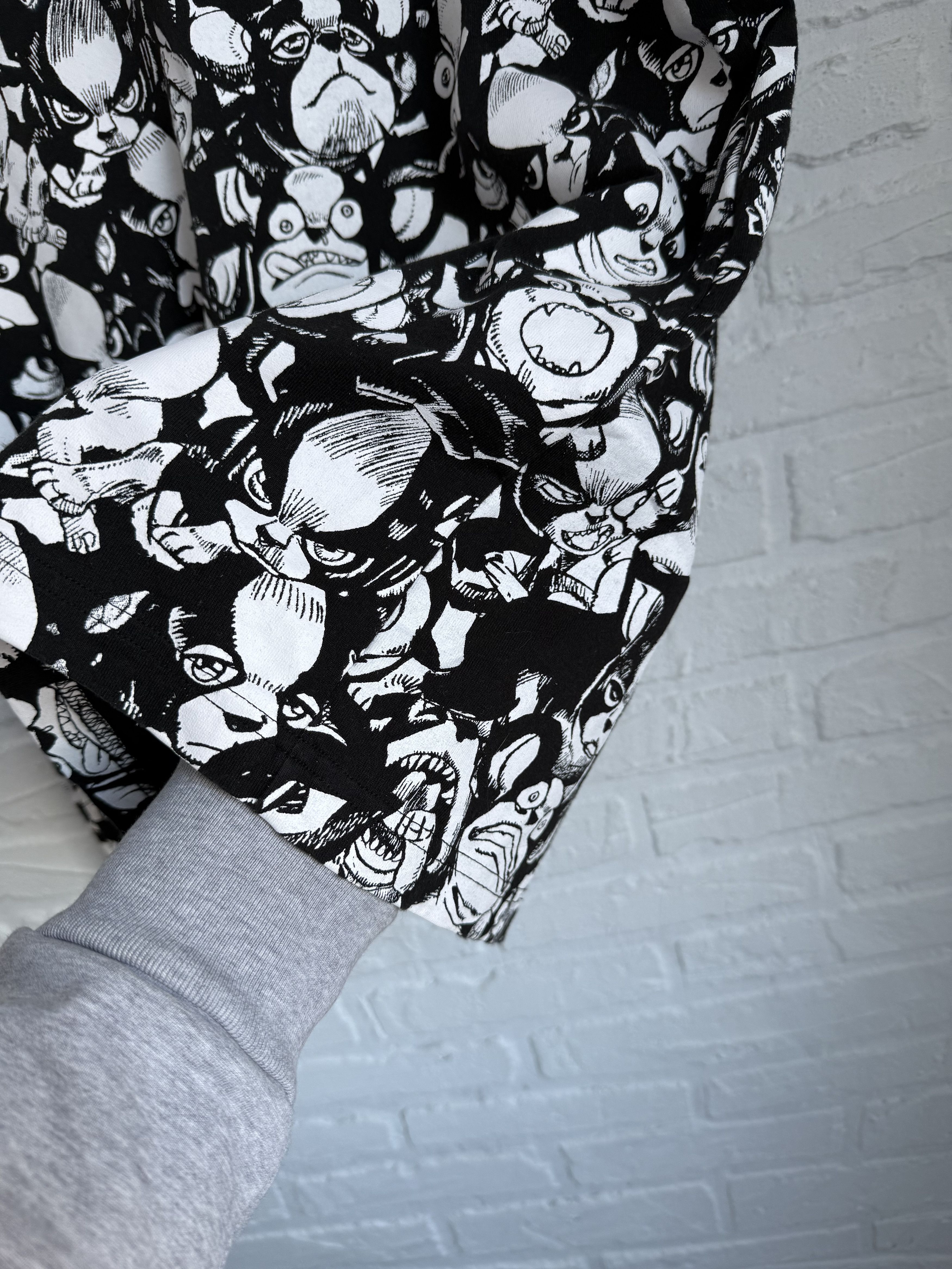 Anime Vintage JoJo's Blizarre Adventures Part 3 All over print tee Size US L / EU 52-54 / 3 - 7 Thumbnail