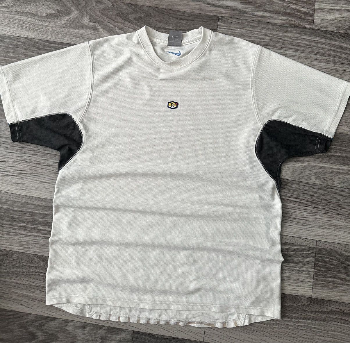 Nike Nike TN Air Max Plus White T shirt central logo drill drip Size US M / EU 48-50 / 2 - 4 Thumbnail