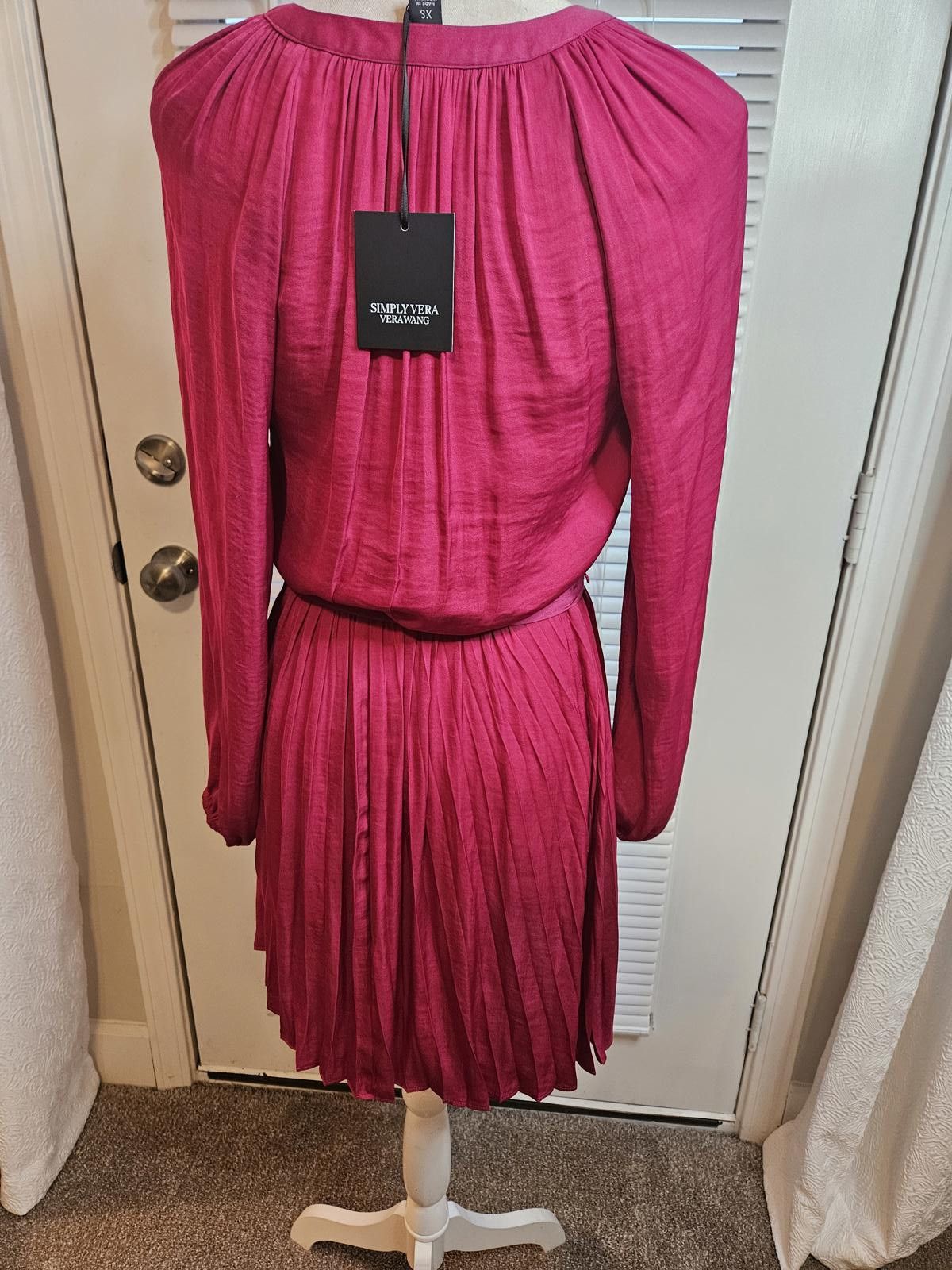 Designer Nwt Vera Women's Pleated Fusia Dress with Belt H117 Size XS / US 0-2 / IT 36-38 - 3 Thumbnail