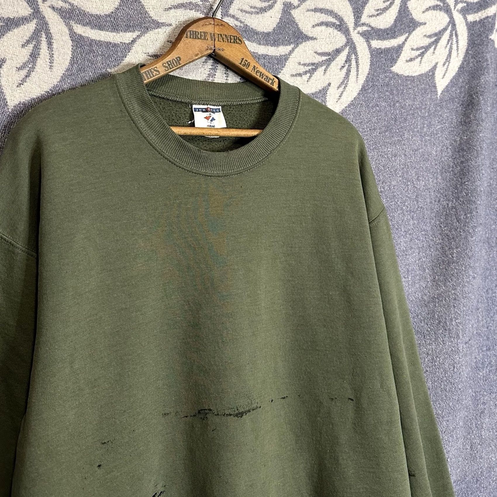Jerzees VINTAGE Jerzees Sweatshirt Crew Neck Long Sleeve Pullover Distressed Olive Green 50/50 Large L Men Grunge 90s USA Size US L / EU 52-54 / 3 - 2 Thumbnail